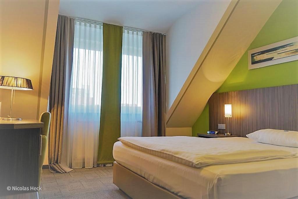 Hotel Ambiente Walldorf Вальдорф Экстерьер фото