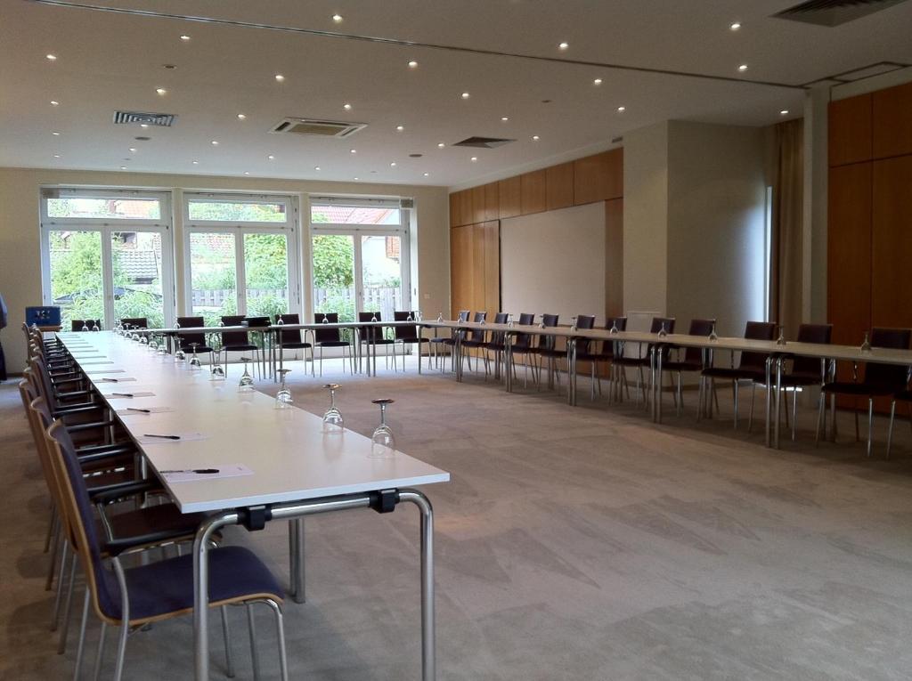 Hotel Ambiente Walldorf Вальдорф Экстерьер фото